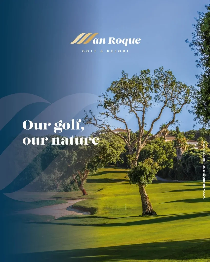 Putting green prácticas de San Roque Golf Resort al amanecer de junio, nuestro golf, nuestra naturaleza