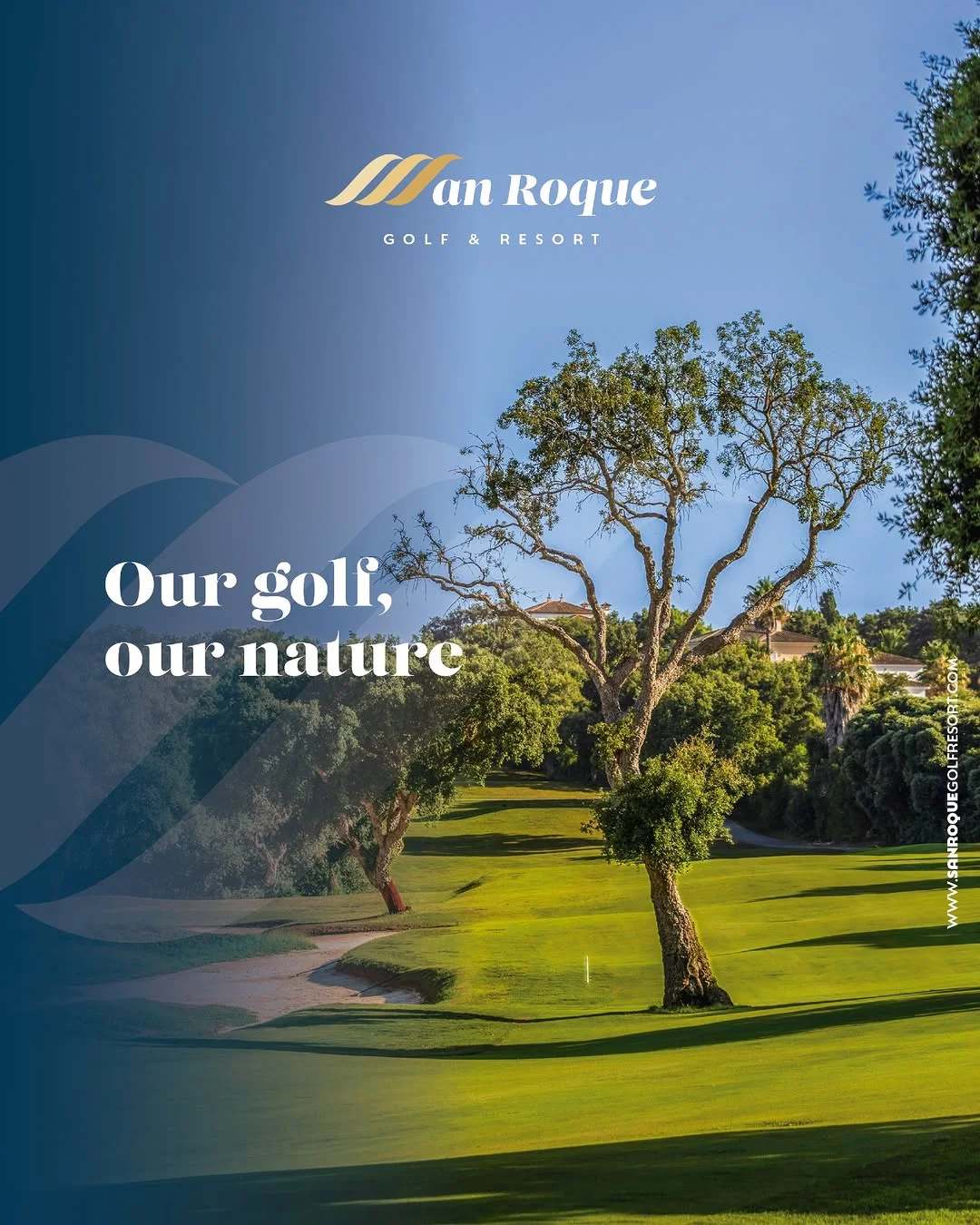 Putting green de San Roque Golf Resort al amanecer de junio, nuestro golf, nuestra naturaleza
