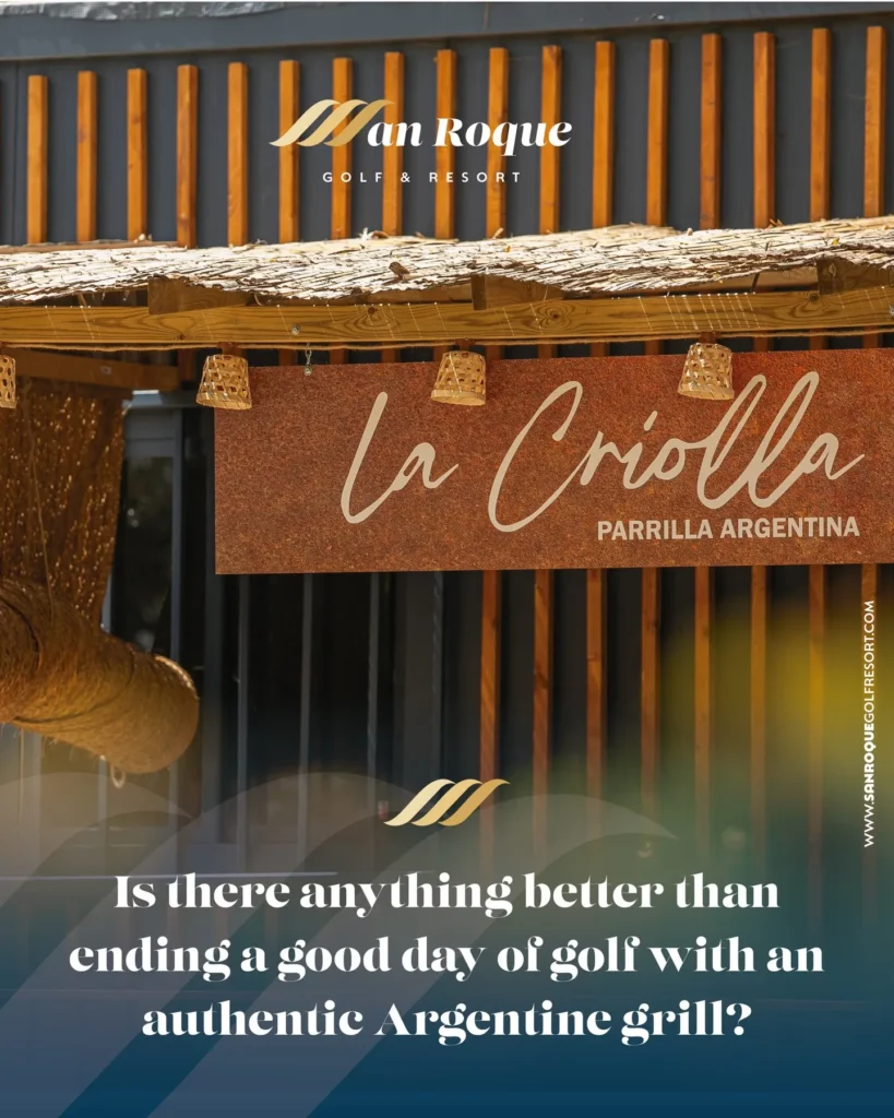 Cartel de La Criolla en San Roque Golf & Resort, parrilla argentina bajo una pérgola de madera y caña